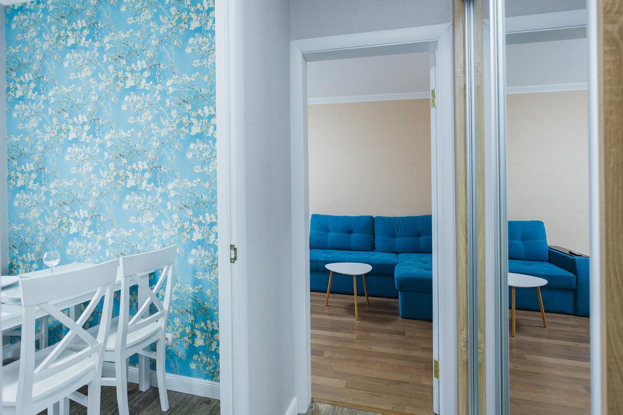 Cosy Apartment At Pozniaky Kiev Exterior foto