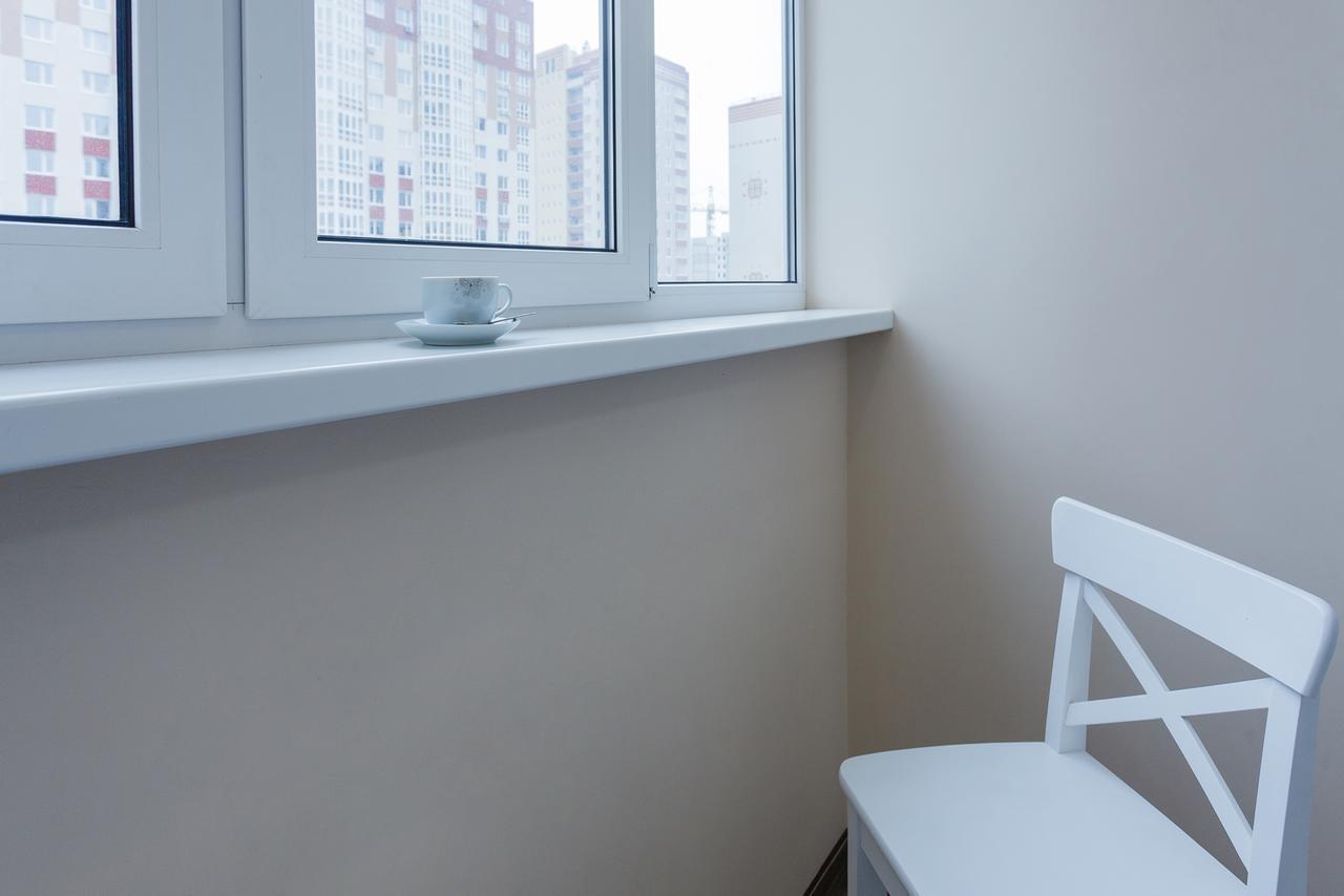 Cosy Apartment At Pozniaky Kiev Exterior foto